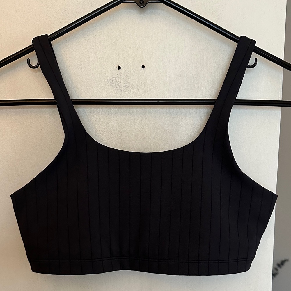 NWOT ALO Yoga Pinstripe Sports Bra- Size Small - Picture 2 of 5